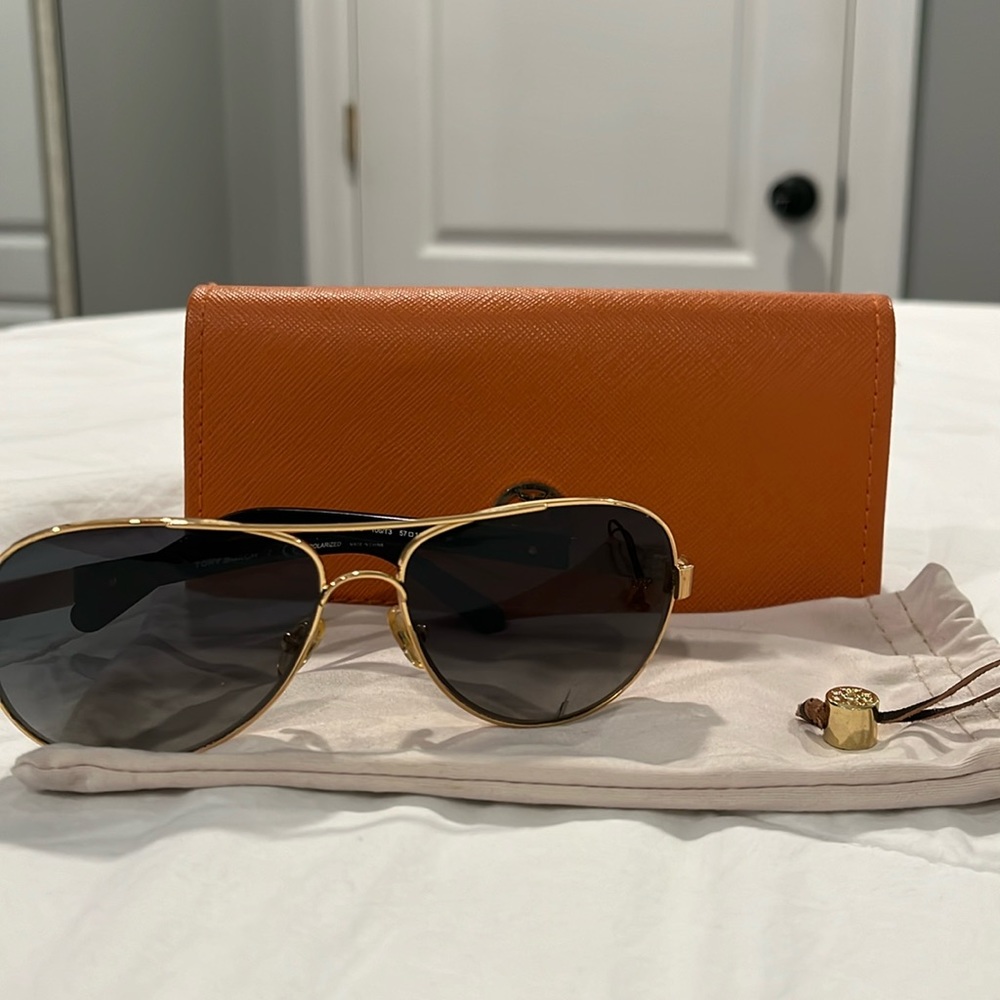 Beautiful Troy Birch black and gold aviator sunglasses with case and dust bag!
